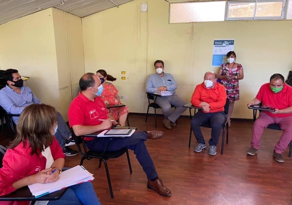 Alcalde Valdivia se reúne con Subsecretaria de la Subdere María Paz Troncoso e Intendente Asenjo, concejales y core Muñoz, para ver alternativas del Estado para financiar una construcción provisoria y futura de los edificios Municipales siniestrados