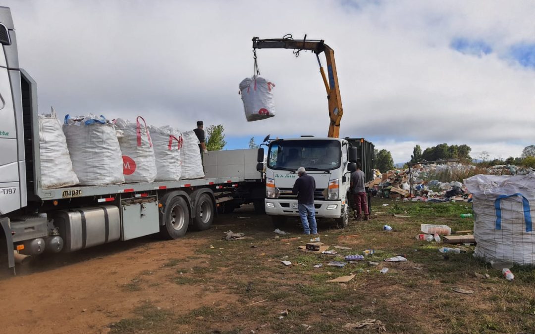 Con más de 45 mil kilos de vidrio, papel y cartón, Panguipulli es la comuna que más recicla en la región