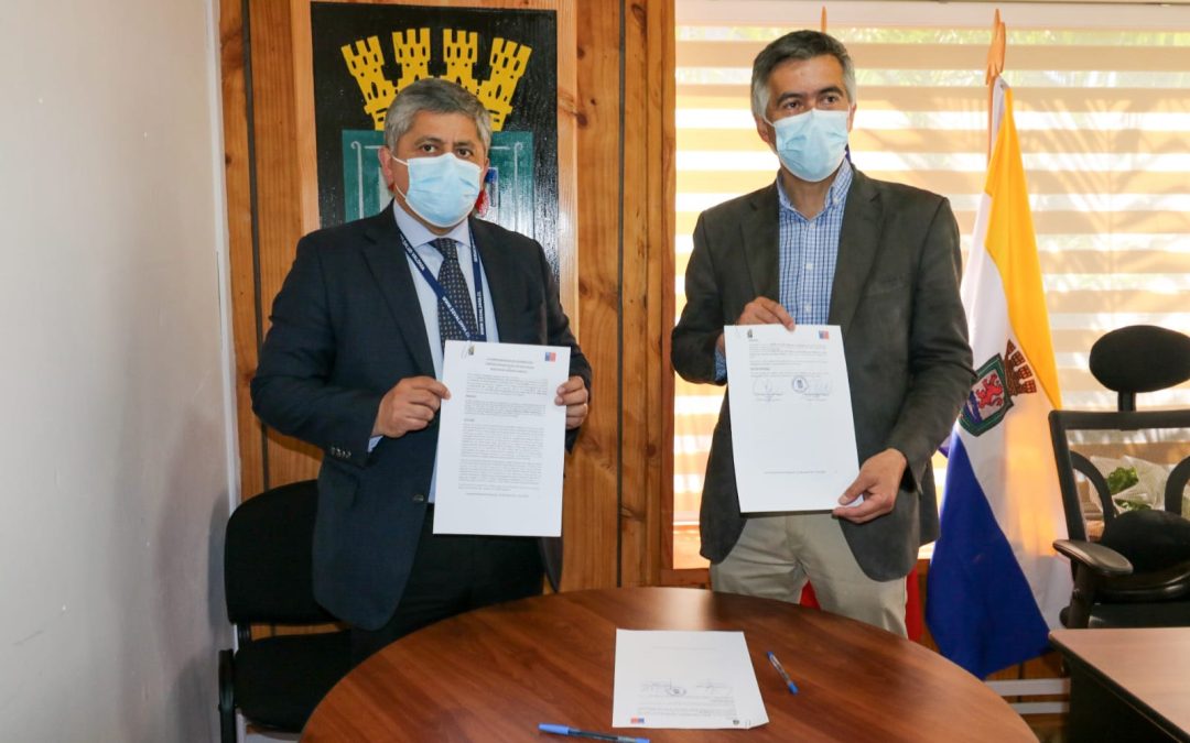 Municipalidad de Panguipulli y Servicio de Salud firman convenio para realizar mamografías y reforzar detección precoz del Cáncer de Mama