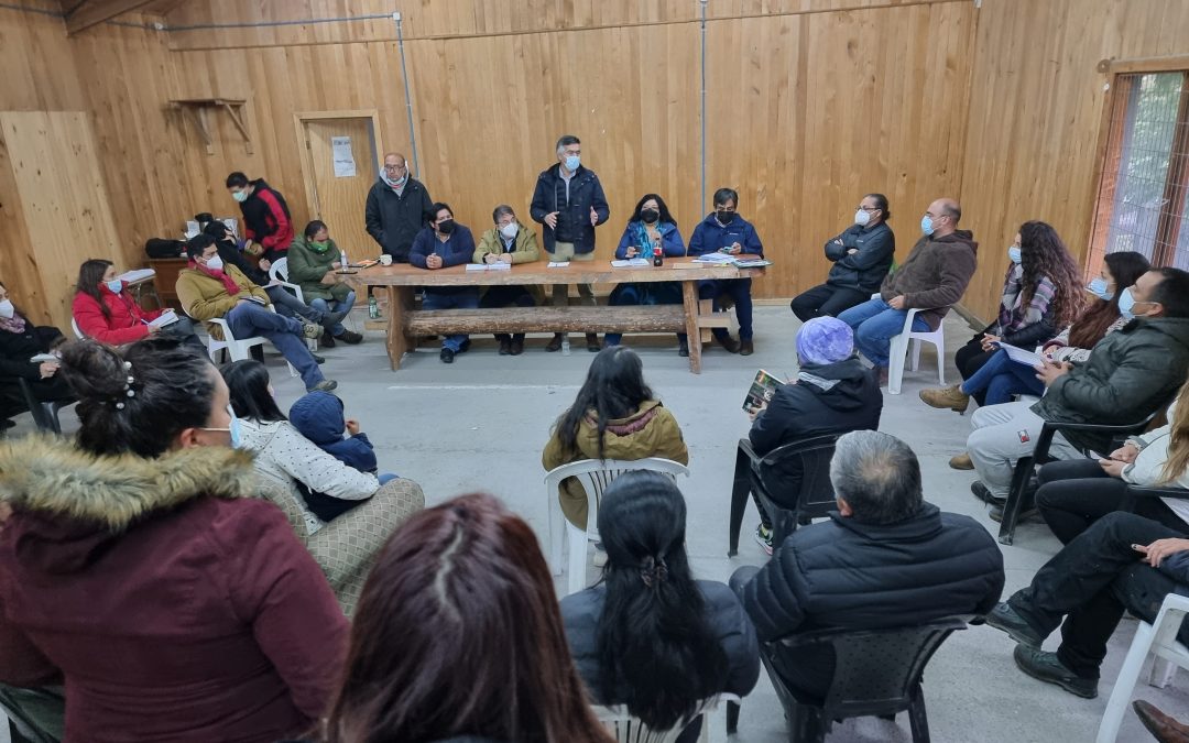 Autoridades comunales y regionales se reunieron con comités para avanzar en soluciones de vivienda