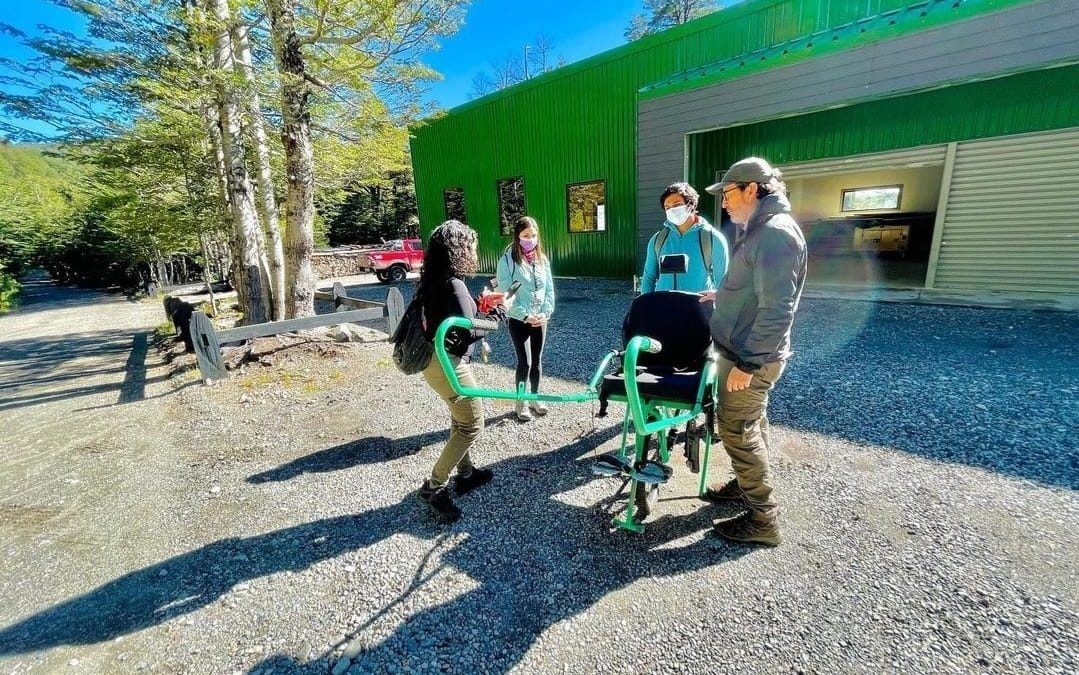 Equipo de la Casa de la Inclusión de Panguipulli visita Reserva Nacional Mocho Choshuenco