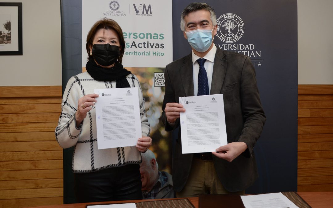 Municipalidad de Panguipulli y USS firman convenio enfocado en personas mayores