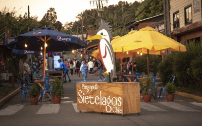 Con la Calle Ramón Freire llena de público se llevó a cabo el Boulevard Paseo de Las Rosas en Panguipulli