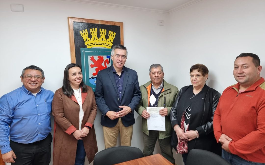 Funcionario municipal se acoge a retiro tras 49 años de servicio dedicado a la comunidad
