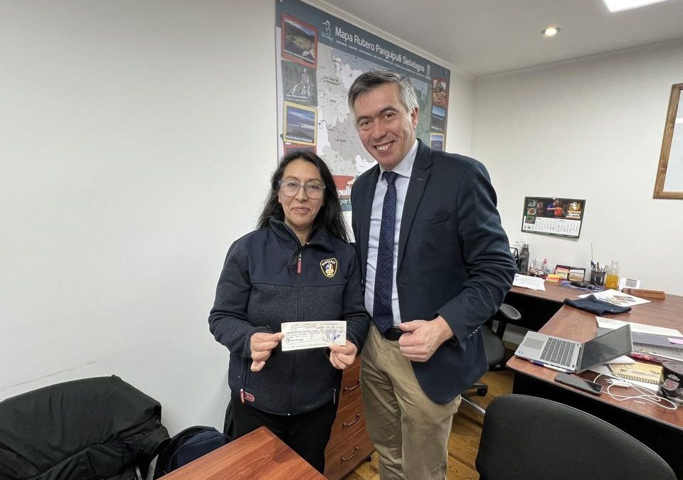 MUNICIPALIDAD DE PANGUIPULLI ENTREGÓ SUBVENCIÓN A CUERPO DE BOMBEROS DE CHOSHUENCO PARA ESTE AÑO 2023