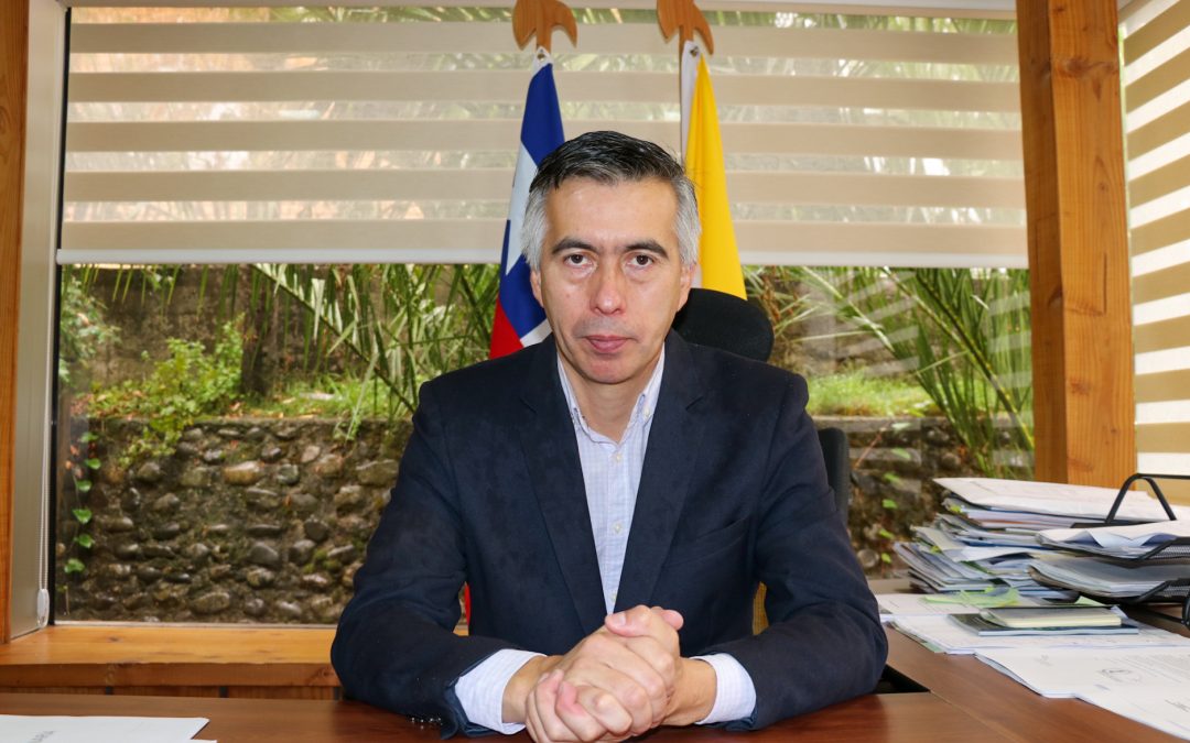 Alcalde Pedro Burgos Vásquez entregó a Contraloría Regional de Los Ríos detalles sobre eventuales irregularidades contables en la Corporación Municipal de Deportes de Panguipulli