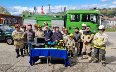 Municipalidad de Panguipulli entregó un moderno robot para búsqueda subacuática al Grupo Gersa de la Tercera Compañía de Bomberos