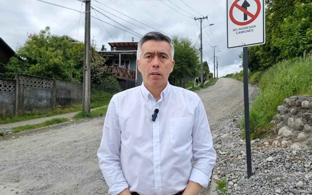 Alcalde Pedro Burgos informó obtención de RS para pavimentar e iluminar calle Ignacio Carrera Pinto en la ciudad de Panguipulli