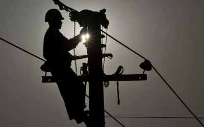 Vecinos y vecinas de Ñancul junto a Municipalidad de Panguipulli evalúan acciones tras prolongado corte de luz por frente de mal tiempo