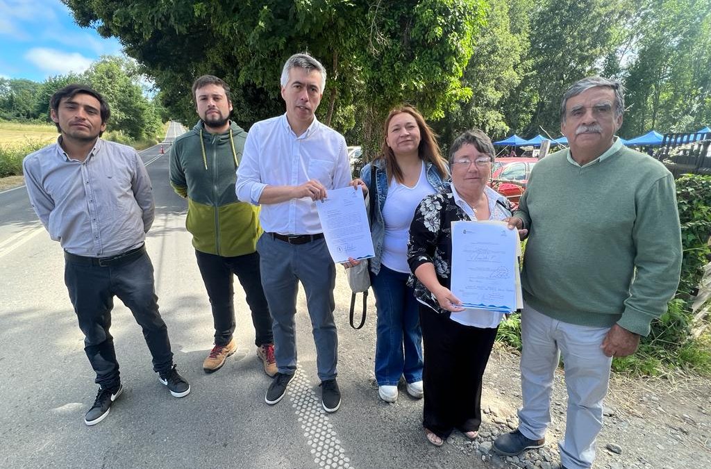 Alcalde de Panguipulli y comunidad de Chauquén solicitan a Vialidad elmejoramiento de banda multipropósito de la ruta T-395