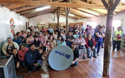 Entregan más de 1.700 kits de televisión satelital en la comuna de Panguipulli