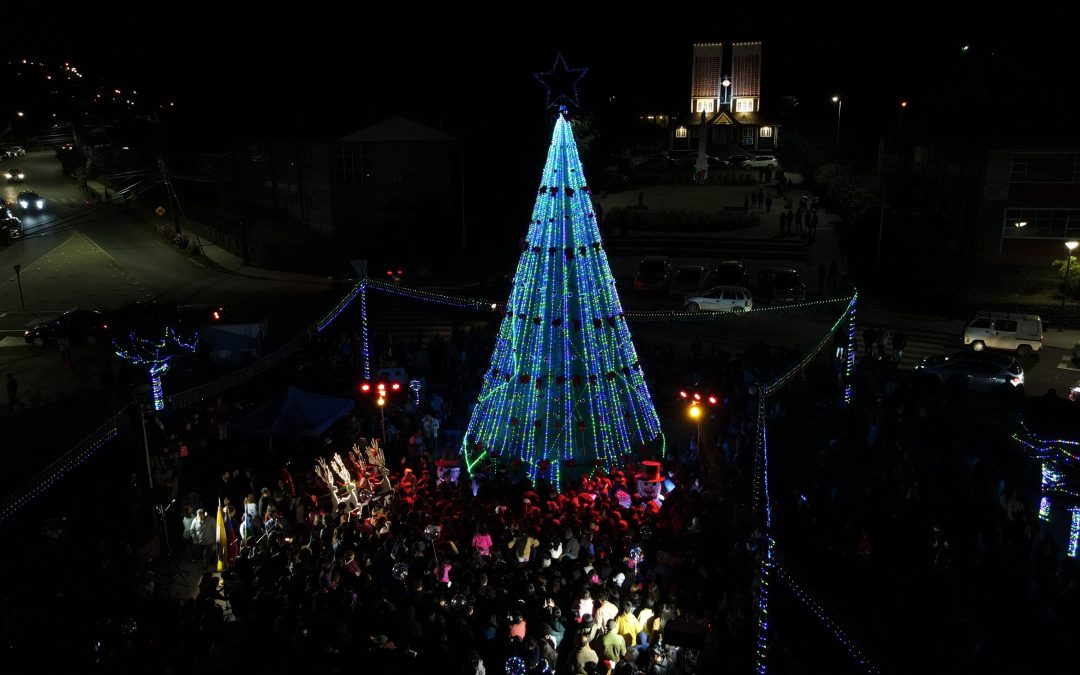 Encendido del árbol de Navidad: una noche mágica en el centro de Panguipulli