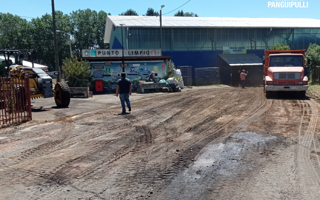 ¡Seguimos trabajando para mejorar las calles de Coñaripe!