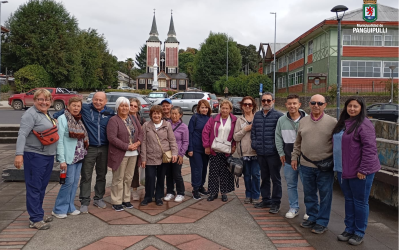 Alcalde Valdivia celebra el Día del Amor y la Amistad junto a adultos mayores de Peñaflor