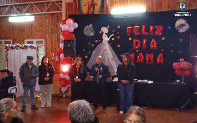 Municipio organizó una hermosa tarde de celebración y cariño a las madres de Liquiñe