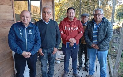 Director regional de vialidad y alcalde Valdivia se reunieron con comunidad de Pichidollinco para informar avances sobre pavimentación básica