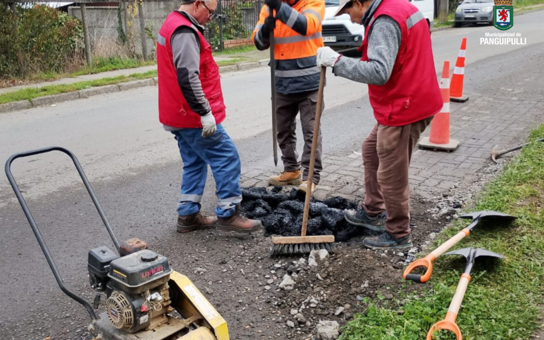 Municipalidad mejora calles en Población Lolquimalal – Copihues