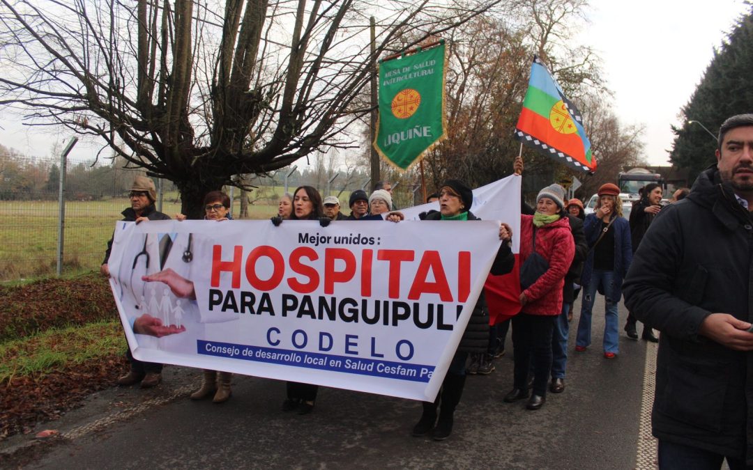 Panguipulli marchó por su postergado Hospital Intercultural Público
