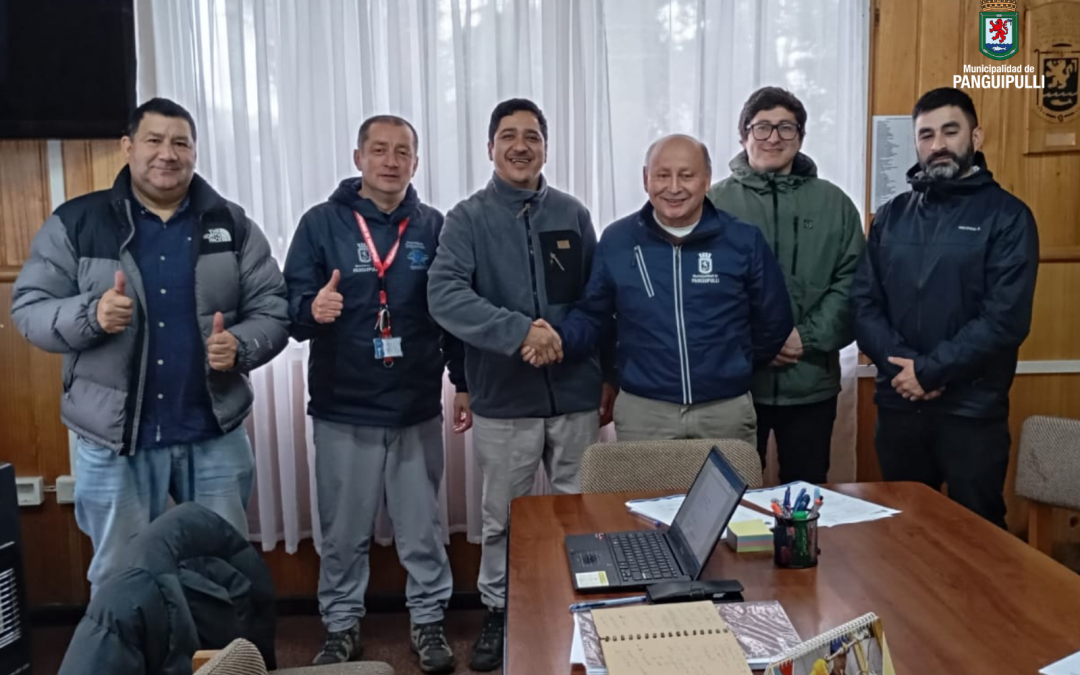 Alcalde Valdivia y CMD se comprometen con el desarrollo del mountain bike en Neltume