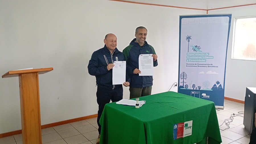 Municipalidad de Panguipulli y CONAF firman convenio para impulsar arborización comunitaria