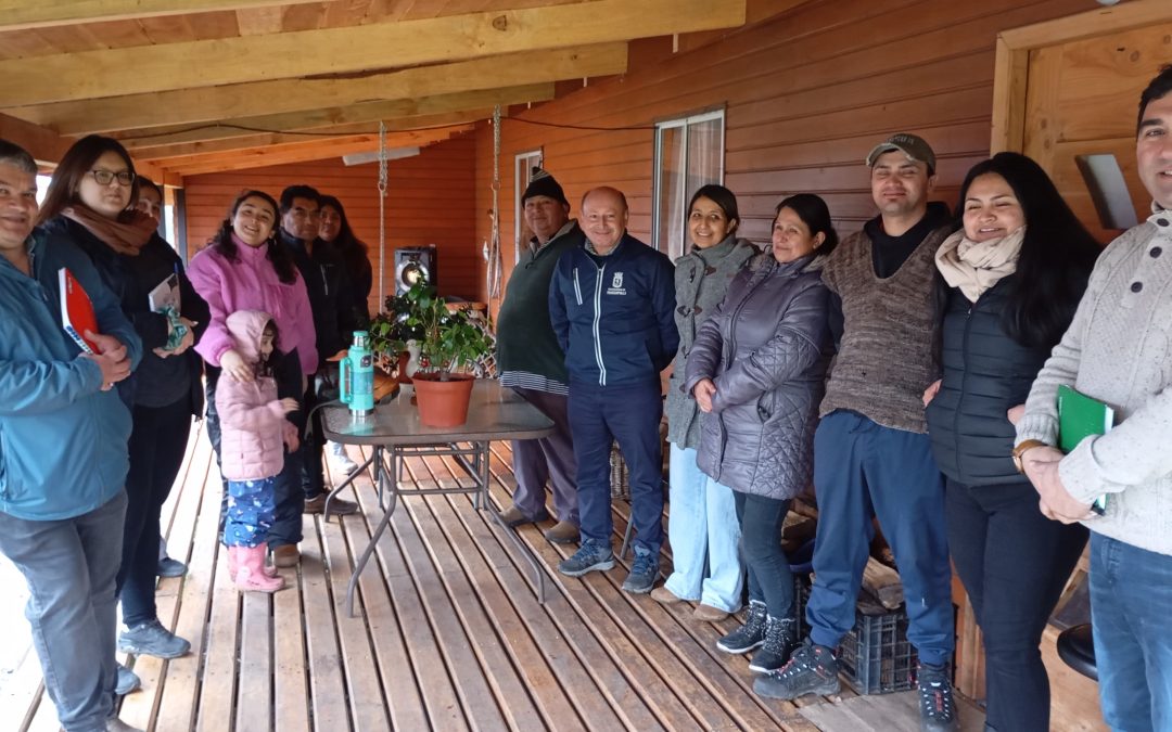 Alcalde Valdivia y Departamento de Caminos se reunieron con Comité de Llongahue para ver temas de conectividad
