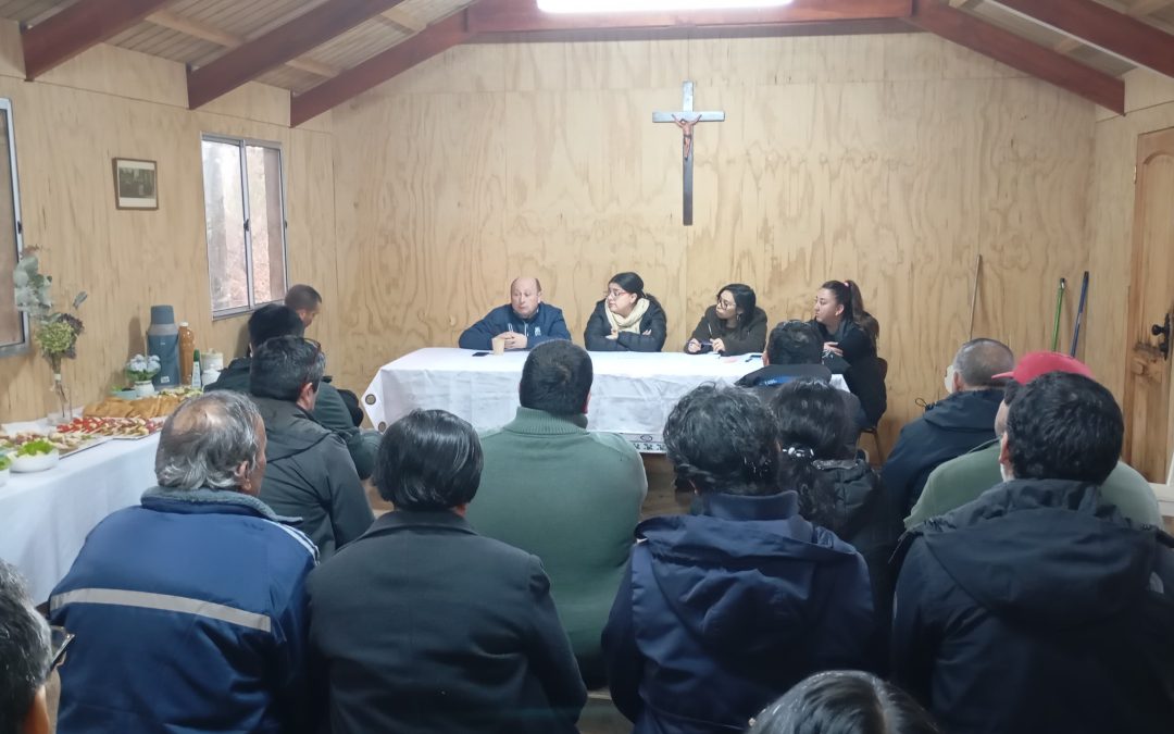 Alcalde Valdivia y equipos municipales se reunieron con el Comité de Adelanto de Dollinco
