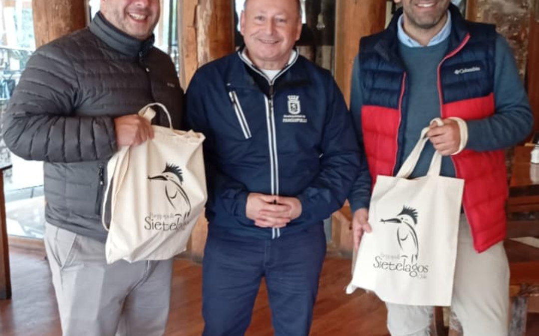 Alcalde Rodrigo Valdivia realiza plan de trabajo con Director Nacional de Sernatur