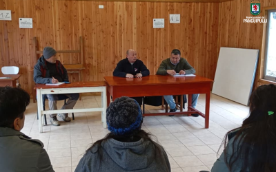 Comité de Adelanto y Junta de Vecinos de Liquiñe recibieron a alcalde Rodrigo Valdivia en terreno para dialogar en reunión de trabajo