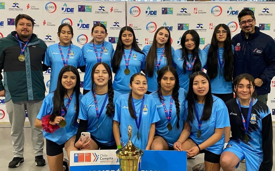 ¡Orgullo local! Estudiantes del Liceo Bicentenario Altamira se coronaron campeones regionales de handball sub 14