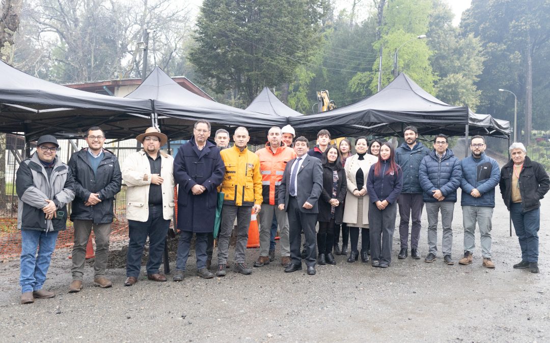 Pavimentación de Calle Ignacio Carrera Pinto: primera piedra marca un hito para Panguipulli
