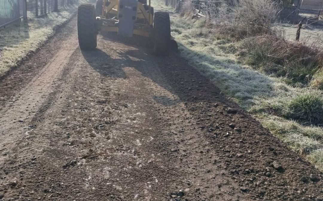 Departamento de Caminos responde a solicitudes en Liquiñe, Cachin y Trafún