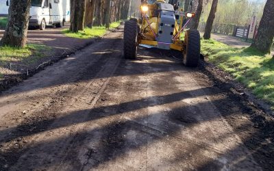 Departamento de Caminos realiza trabajos de reperfilado en calles de Coñaripe urbano