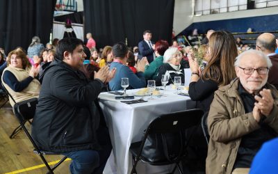Municipalidad de Panguipulli homenajeó a más de 400 adultos mayores en un almuerzo lleno de alegría y reconocimiento