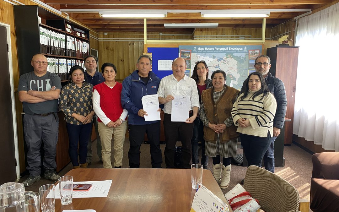 Municipalidad de Panguipulli y Cran Chile firman convenio de colaboración en beneficio de la comunidad