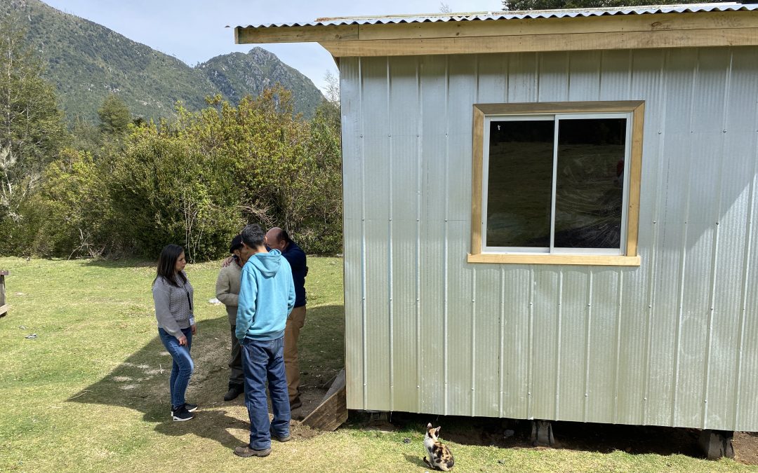 Solidaridad en acción: municipio apoya con pieza de emergencia y equipamiento a adulto mayor de Coñaripe