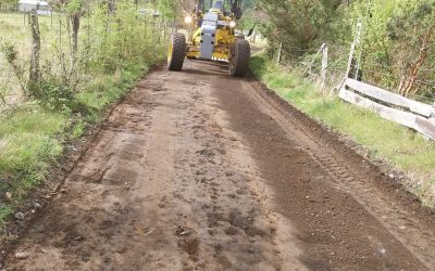Vecinos agradecen intervención en camino a Llancahue después de largo tiempo sin mantención