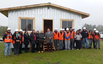 Compromiso y trabajo en equipo: municipio y Liceo PHP Pullinque levantan vivienda de emergencia en Ancacomoe