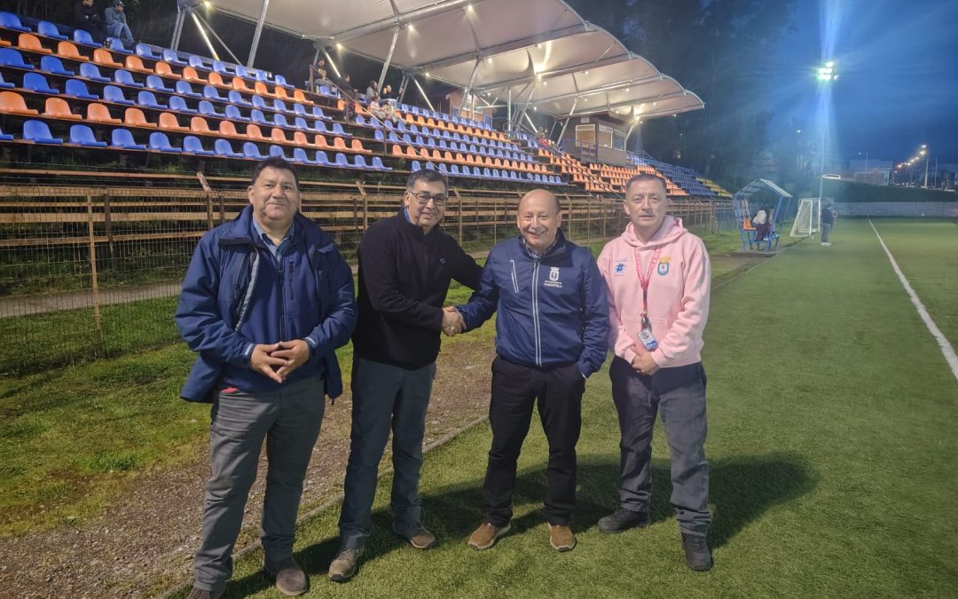 Alcalde Valdivia y Presidente Nacional FENFUR confirman Nacionales de fútbol 2026 con más de 2.500 asistentes en Panguipulli