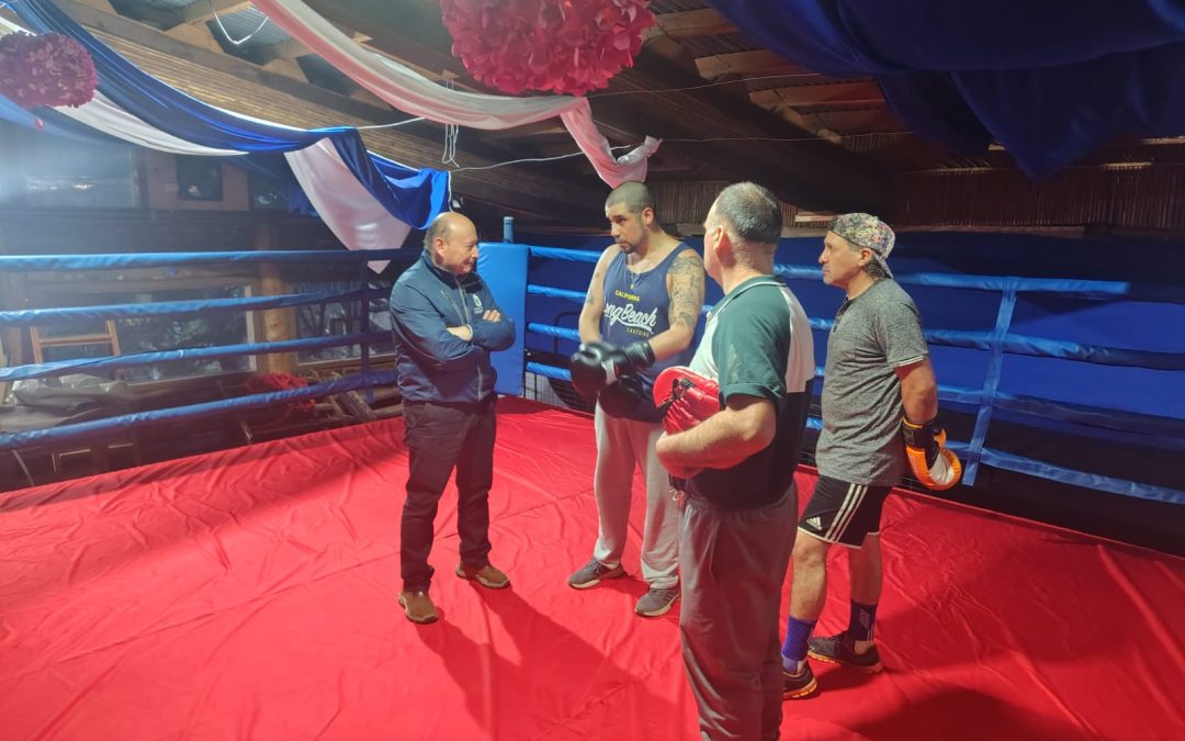 Vuelve la emoción del boxeo a Panguipulli: Corporación Municipal de Deportes restaura y recupera ring municipal abandonado por años tras inversión de 5 millones
