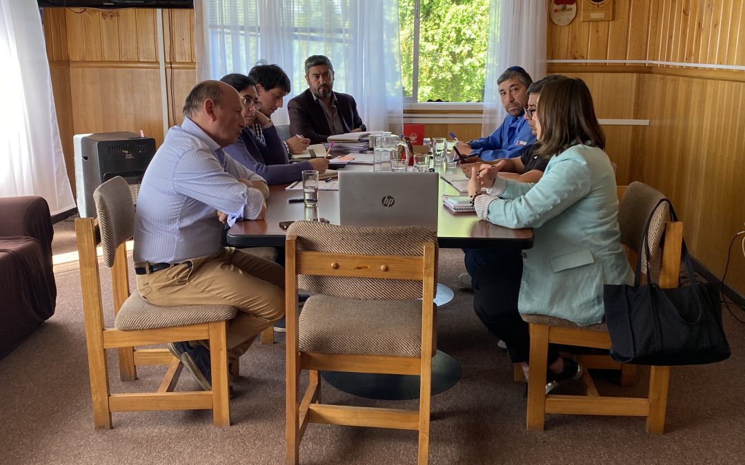 Municipalidad de Panguipulli refuerza coordinación con Servicios Sanitarios Rurales para avanzar en proyectos de agua potable para la comuna