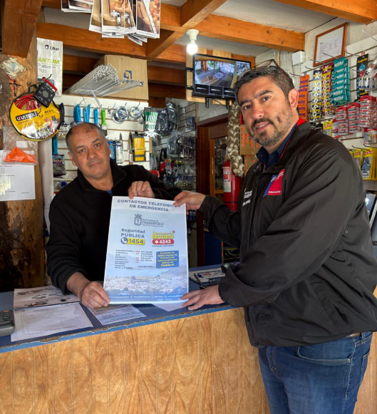 Seguridad Ciudadana refuerza trabajo preventivo con comerciantes de Liquiñe