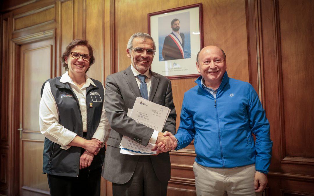 Alcalde Valdivia se reúne con Ministro de Seguridad Pública y Subsecretaria de Prevención del Delito para reforzar seguridad en la comuna