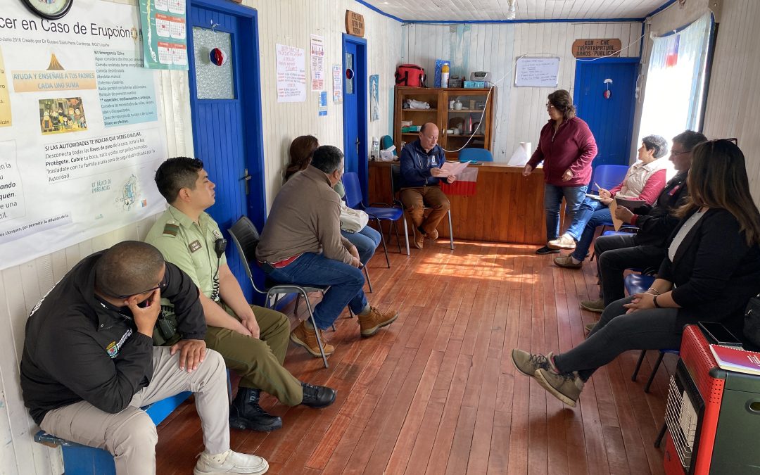 Alcalde Valdivia fortalece trabajo territorial con vecinos de Llonquén en Liquiñe y realiza importantes acuerdos para mejorar servicios comunitarios