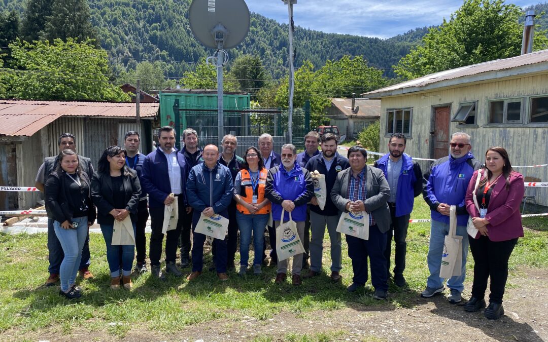 Instalan nuevas cámaras de vigilancia de alta resolución para el monitoreo del Volcán Mocho Choshuenco en Neltume: son 17 cámaras en total en toda la región