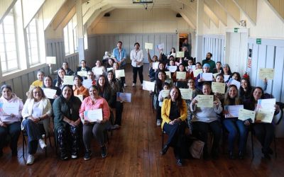 Empoderamiento femenino: mujeres de Panguipulli reciben certificaciones y fondos para sus emprendimientos