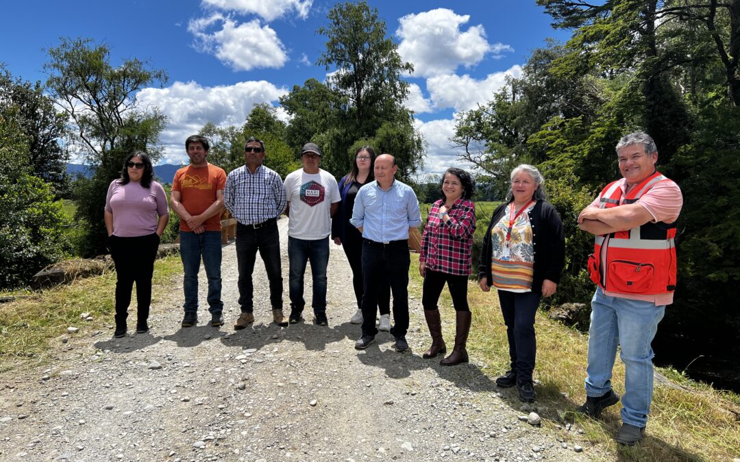 Alcalde Valdivia entrega nuevo puente en Melefquén gracias a alianza público-privada