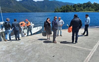 Autoridades y vecinos coordina medidas de contingencia por conectividad lacustre en Puerto Fuy y Puerto Pirihueico mientras se habilita segunda barcaza
