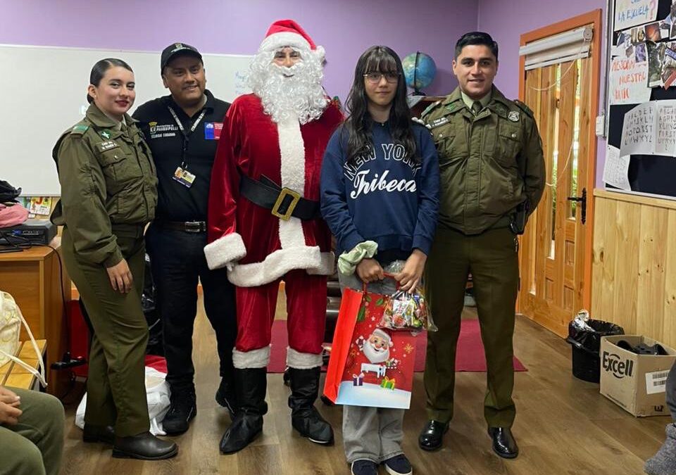 Patrulla mixta y Carabineros realizaron jornadas preventivas navideñas en escuelas rurales de Panguipulli