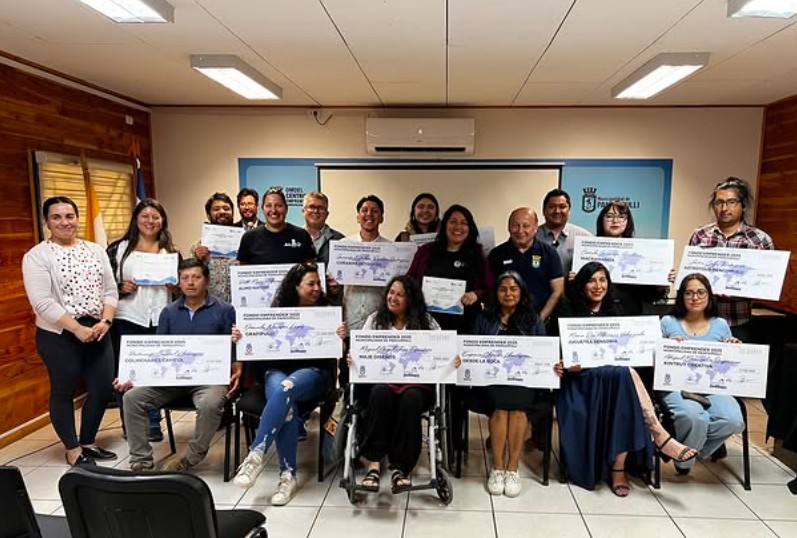 Municipalidad de Panguipulli certificó a guías turísticos del curso de primeros auxilios en zonas remotas y entregó recursos del «Fondo Emprender 2025»
