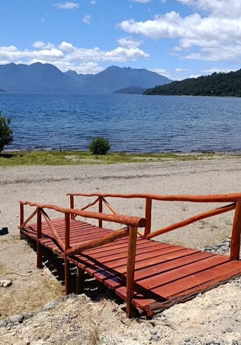 Playa Monje es habilitada por primera vez con plan integral de mejora municipal: se hizo limpieza del sector y construcción de una rampa de acceso universal.